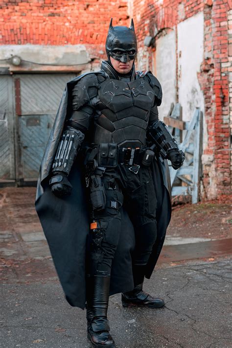 batman costume robert pattinson